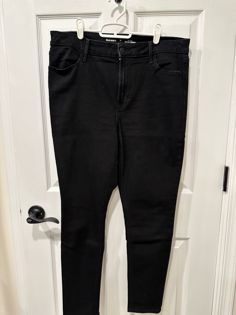 Old Navy Black Women's Skinny Jeans - High Rise